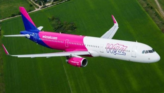 Wizz Air në krizë: Fitimet bien, aksionet rrëzohen, por kompania