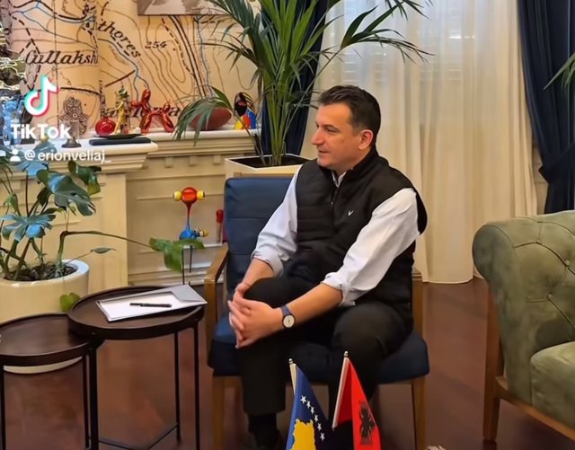 Veliaj publikon videon brenda zyrës një orë përpara