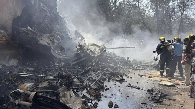 Përplasje tragjike në Indi. Avioni i Air India bie mbi qendrën e