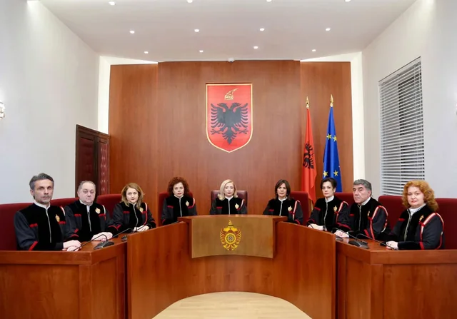 Politika kundër rritjes së pagave për gjyqtarët,