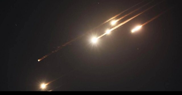 Hakmarrje nga Teherani/ Mbi 100 raketa godasin Izraelin. Alarm në Tel Aviv