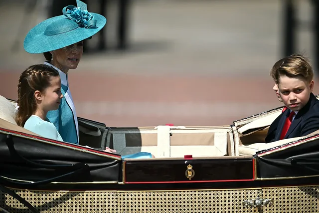 Foto Mbretërore/ Kate Middleton dhe familja në Trooping the Colour!