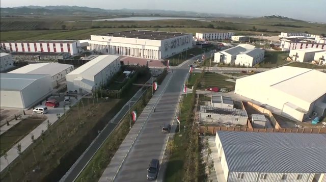 Irani, gishtin te këmbëza për Shqipërinë!!!