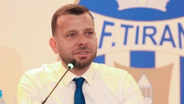 Bledi Shkëmbi largohet nga drejtimi i klubit të Tiranës