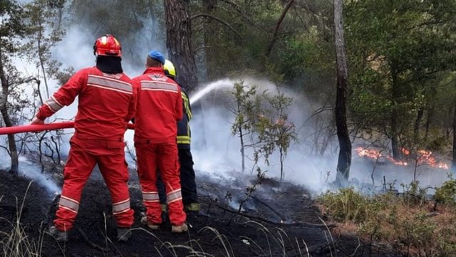 Zjarret në vend: 7 vatra të raportuara, 2 ende aktive në