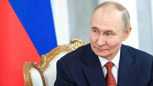 Putin nuk tërhiqet: Kontaktet me Kievin vazhdojnë, prioritet trupat e
