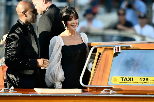 Dasma e Jeff Bezos dhe Lauren Sánchez nis me shkëlqim në