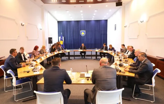 Thellohet kriza politike në Kosovë, Kurti dështon të