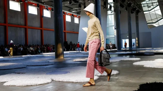 Prada në telashe: Sandalet indiane që u shitën si luksoze