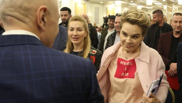 Meta sulmon Monikën: Zeqineja e SPAK-ut! I pergjigjet Kryemadhi