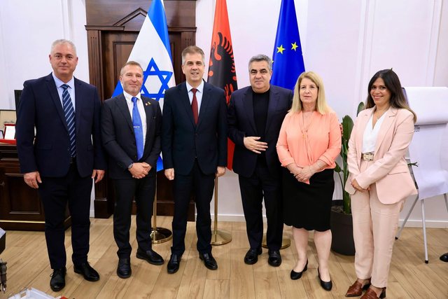 Ministri Blendi Gonxhja pret homologun izraelit Eli Cohen: Bashkëpunim