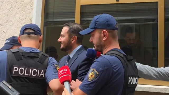 Ervin Salianji reagon pas lirimit nga burgu