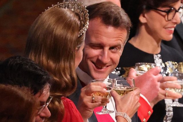 Foto/ Ky moment i presidentit Macron me Kate Middleton po bën xhiron e