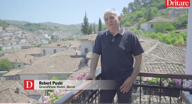 Lanë Amerikën për Beratin! Djali kthen familjen në