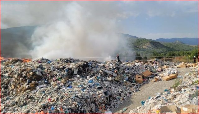 Zjarri në fushën e mbetjeve të Vlorës, kryebashkiaku Dredha: