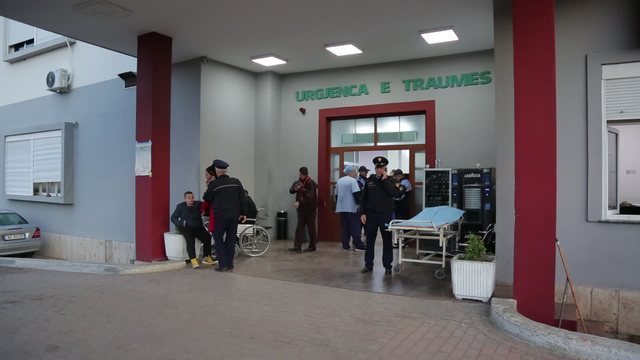 17-vjeçarja tenton vetëvrasjen me armë zjarri. Arrestohet i ati
