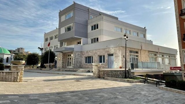 Furtunë dorëheqjesh në administratën vendore. Largime masive