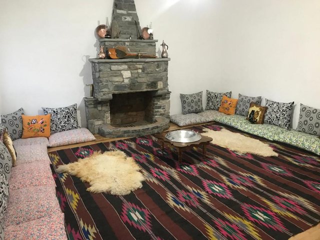 Nga oda e burrave në atraksion turistik. Si ruhet tradita në Rabdisht