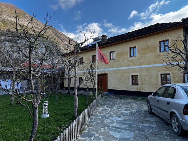 Nga oda e burrave në atraksion turistik. Si ruhet tradita në Rabdisht