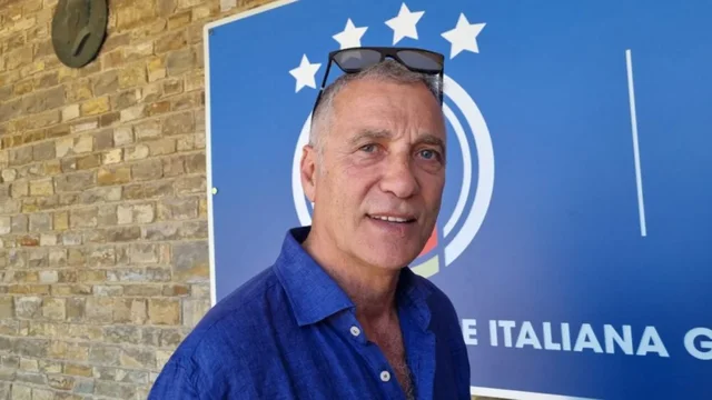 Tronditet futbolli italian/ Vetëvritet legjenda e Fiorentinës