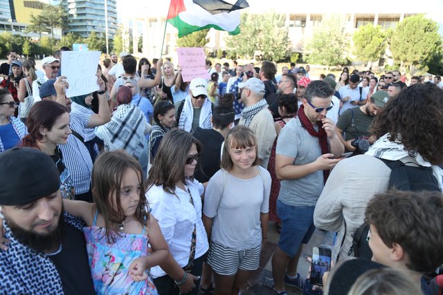 Foto/ Greta Thunberg proteston në Tiranë!