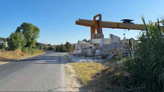 S'ka më rraqe të bizneseve anë rrugë, Rama: Keni afat