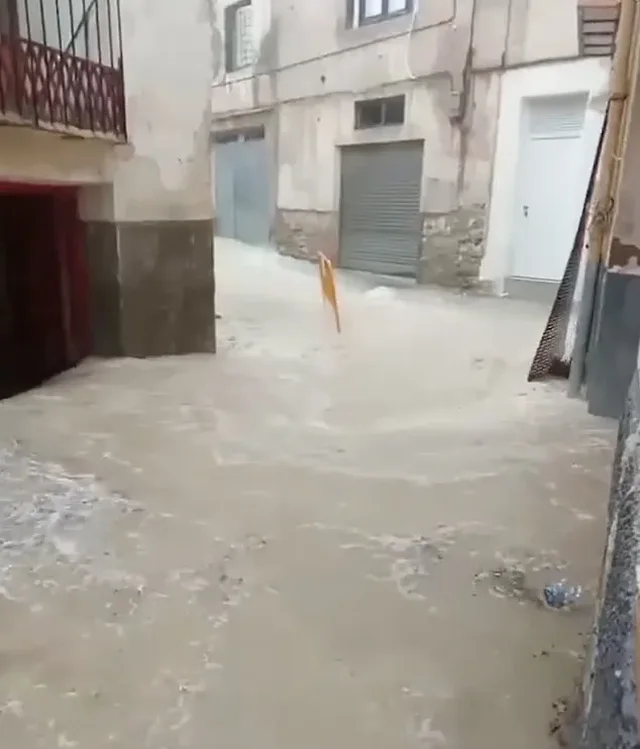 Pamjet/ Përmbytje dhe breshër gjigant në Spanjë!