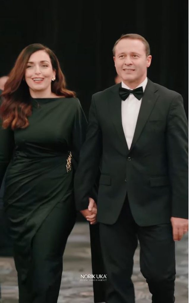 Në dasmën e vajzës së Ibrahim Rugovës!
