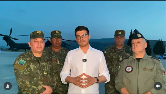 Berat, zjarret nën kontroll. Ministri i Mbrojtjes Pirro Vengu në krye