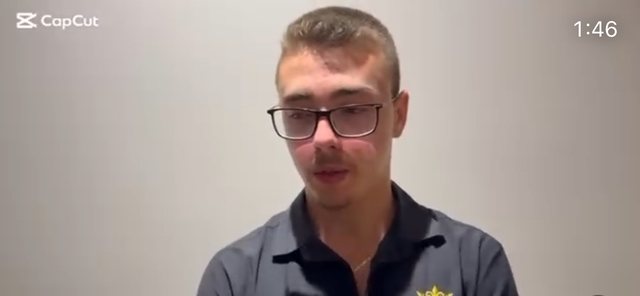 Lotët e Ronit dhe grushtet e policit