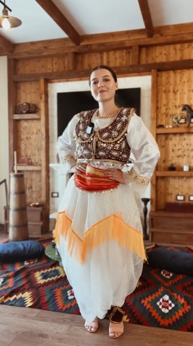 Cila është veshja tradicionale e nuseve të Matit!