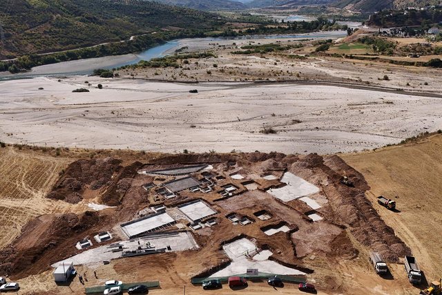 Qendra e Vizitorëve në Vjosë, Kumbaro: Hapësira të