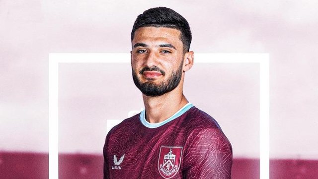 Armando Broja kalon përherë te Burnley në Premier League!