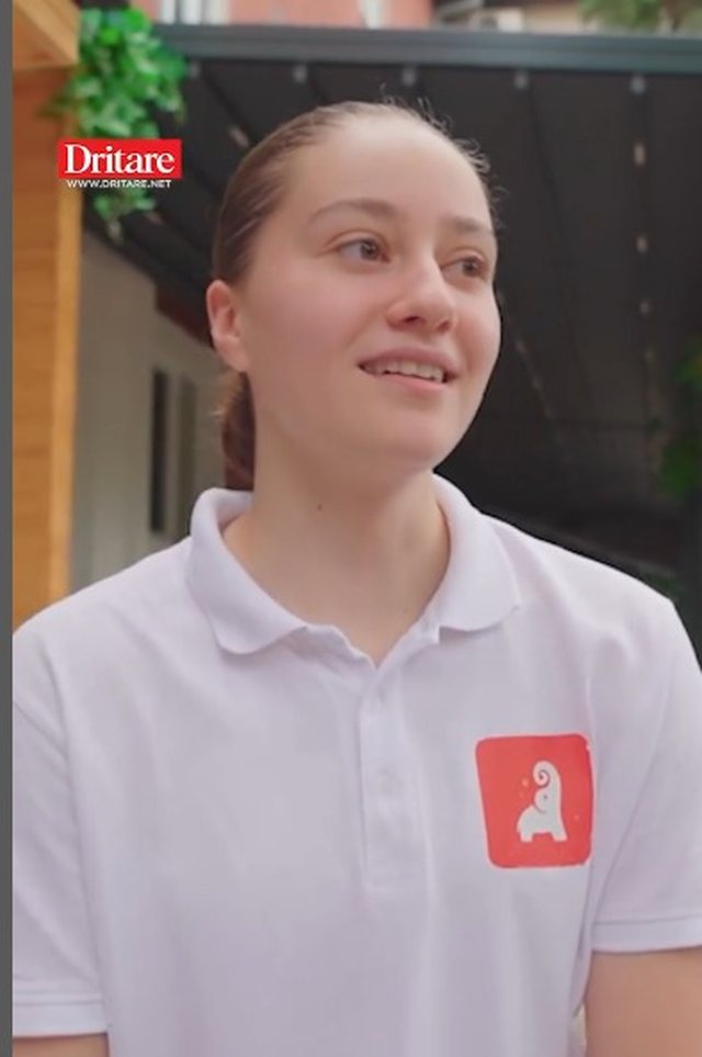 Gjimnazistët e Prishtinës: Brezi që punon edhe në verë