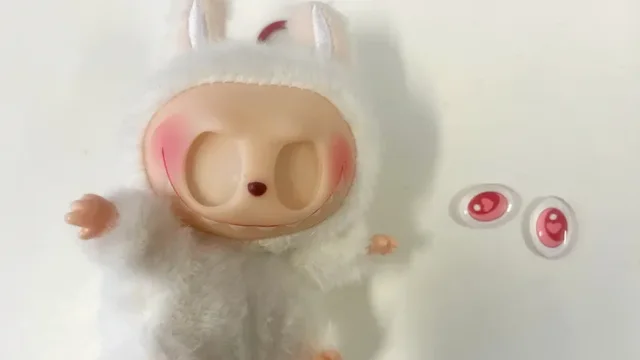 Labubu po bën namin me shitje. Por fëmijët po i rrezikon