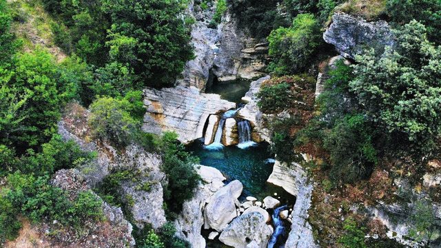 Foto/ Ministrja Kumbaro: Zbuloni thesaret turistike të Dropullit!