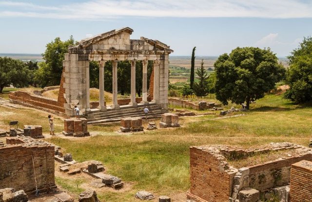 Apollonia dhe Bylisi: Grekë apo Ilirë? Debati që zgjat prej