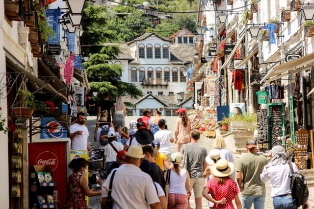 Në turizëm, pasuri s’janë tullat dhe pishinat, por turisti