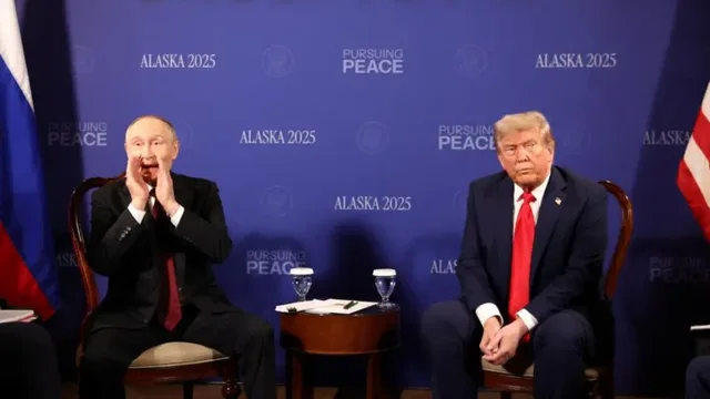 Tension gjatë fotos zyrtare! Putin i kthehet gazetarëve, Trump