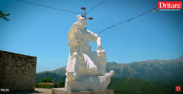 Historia e një fshati që ngriti në këmbë një komb!