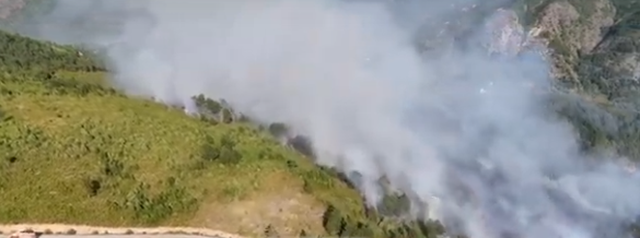Zjarr në Fushë-Arrëz, flakët përhapen në pyjet e