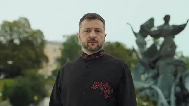 Ukraina feston pavarësinë mes luftës: Zelensky kërkon paqen,