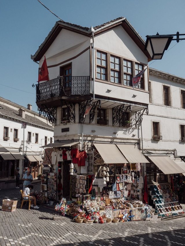 The New York Times: Shqipëria, ylli i ri i turizmit europian