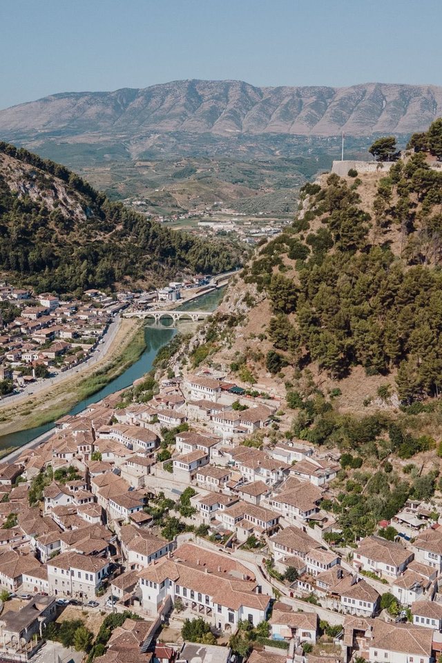 The New York Times: Shqipëria, ylli i ri i turizmit europian