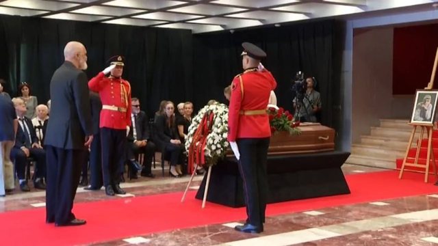 Homazhet për Dhimitër Anagnostin! Kryeministri Rama nderon regjisorin