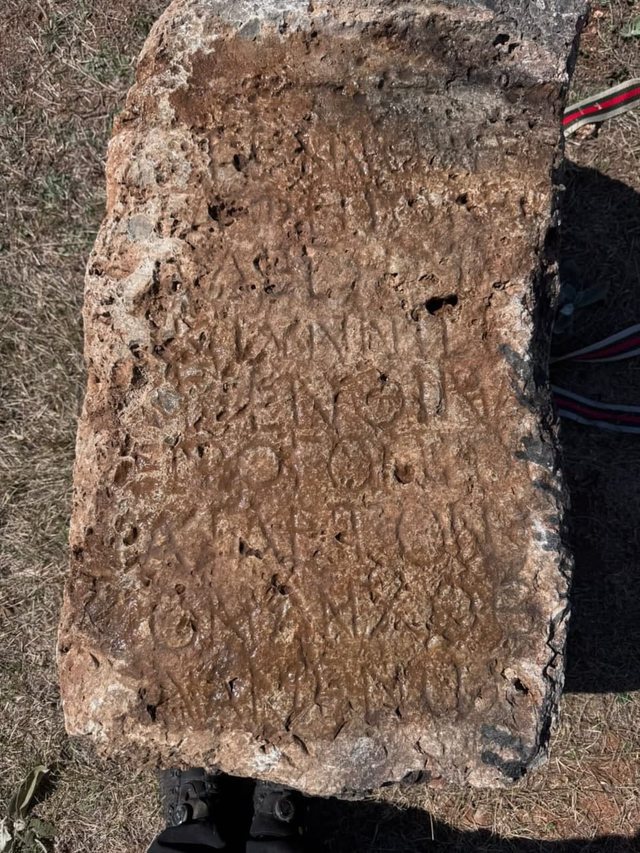 Foto/ Zbulim i rrallë arkeologjik në Bulqizë. Varr monumental i