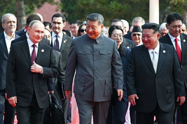 Xi Jinping, Putin dhe Kim Jong Un në një bisedë të