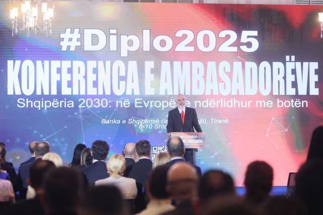 Rama me ambasadorët: Objektivi historik i Shqipërisë