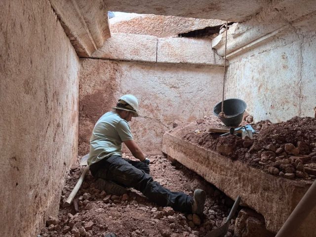 Reuters: Zbulohet në Shqipëri një varr monumental romak, i pari i