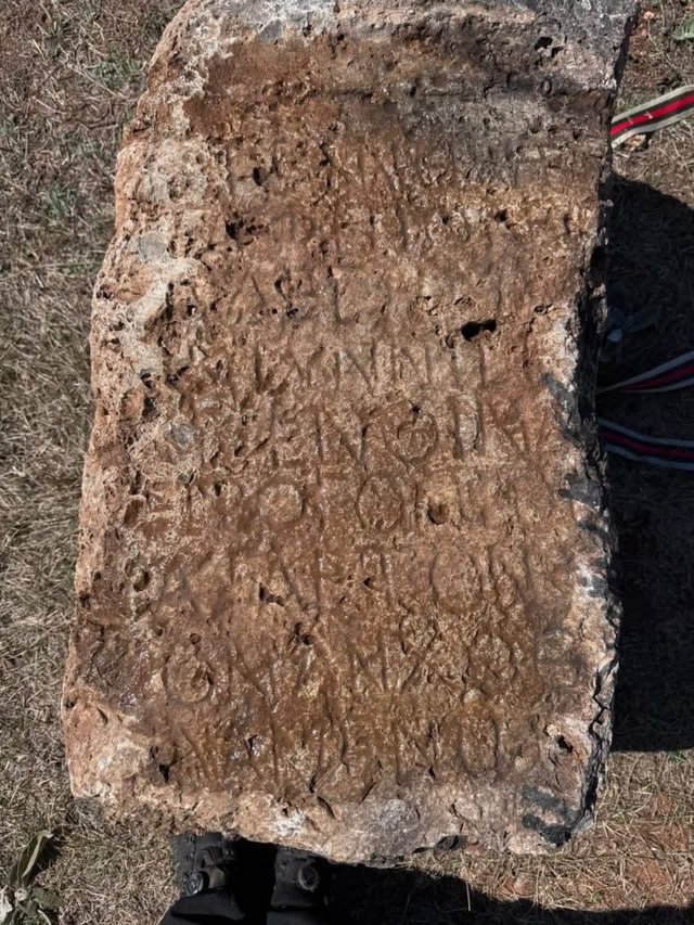 Reuters: Zbulohet në Shqipëri një varr monumental romak, i pari i
